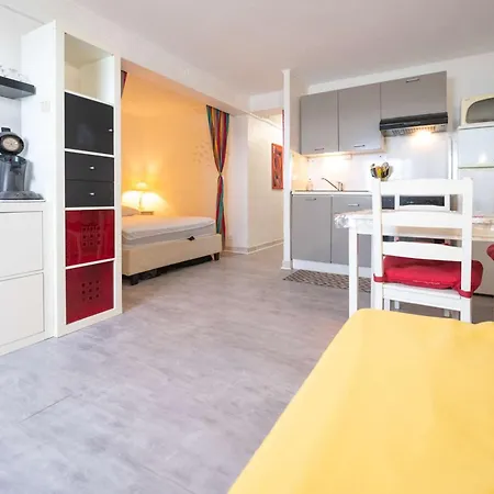 Appartement T2- Pied Dans L'eau- Clim